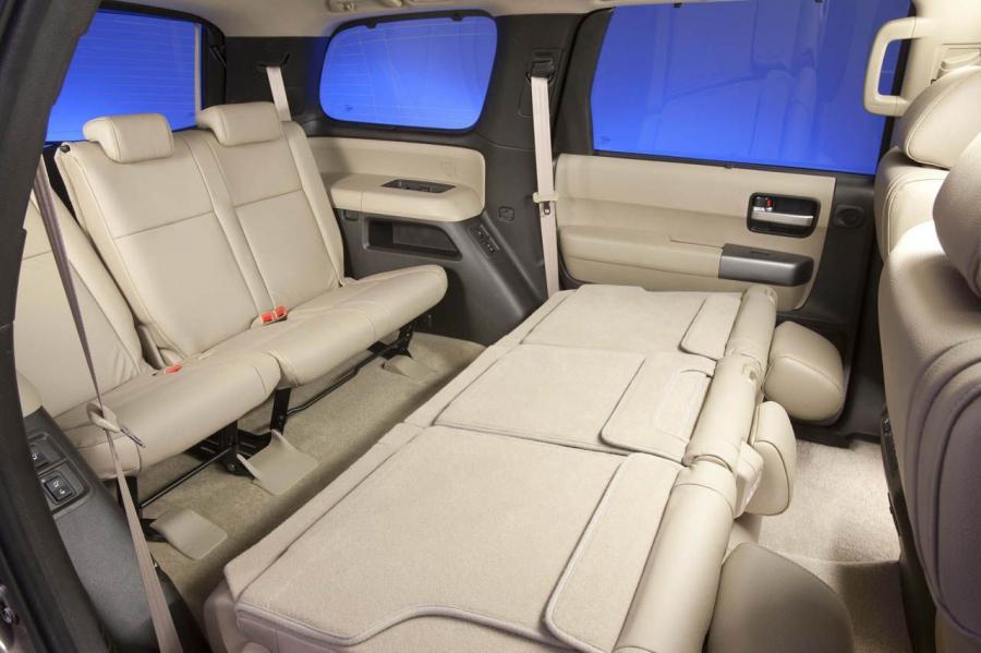  Toyota Sequoia 2013 года  (фото 11 из 50)